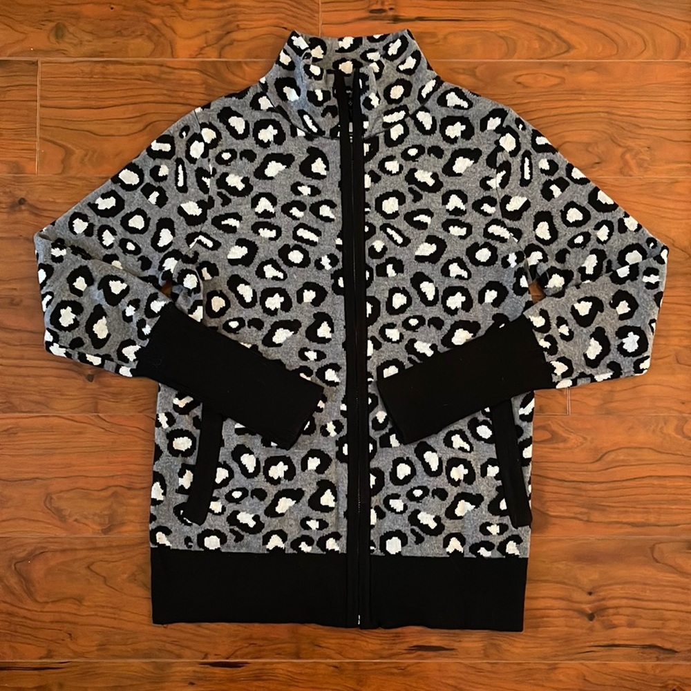 Racheal Zoe Gray and Black Cheetah Print Long Sleeve Full Zip Up Sweater